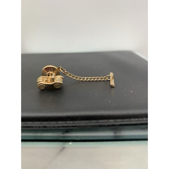 Vintage Sarah Coventry Gold Tone Roadster Convertible Car Tie Tack - Picture 1 of 4
